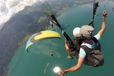 What Are The Advantages Of Nitinol Alloy And Nylon in Paragliding Applications?